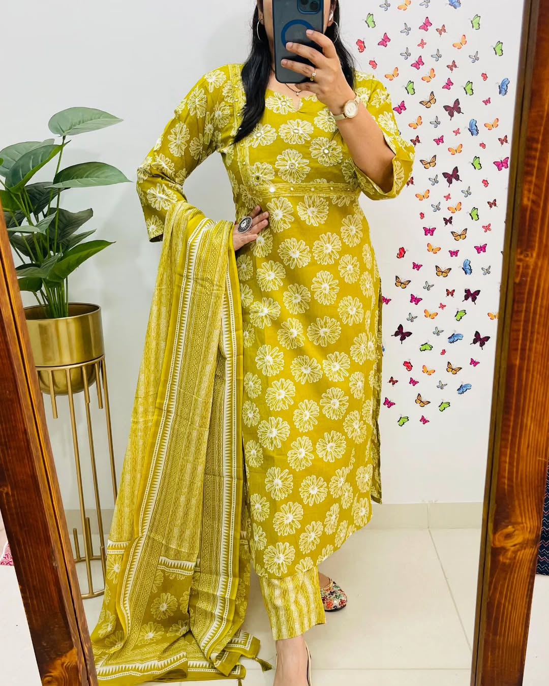 Sophia New Designer Kurta Pant With Dupatta Set Light Green