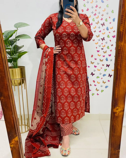 Tashvi Kurta Pant with Dupatta Set Cotton Red