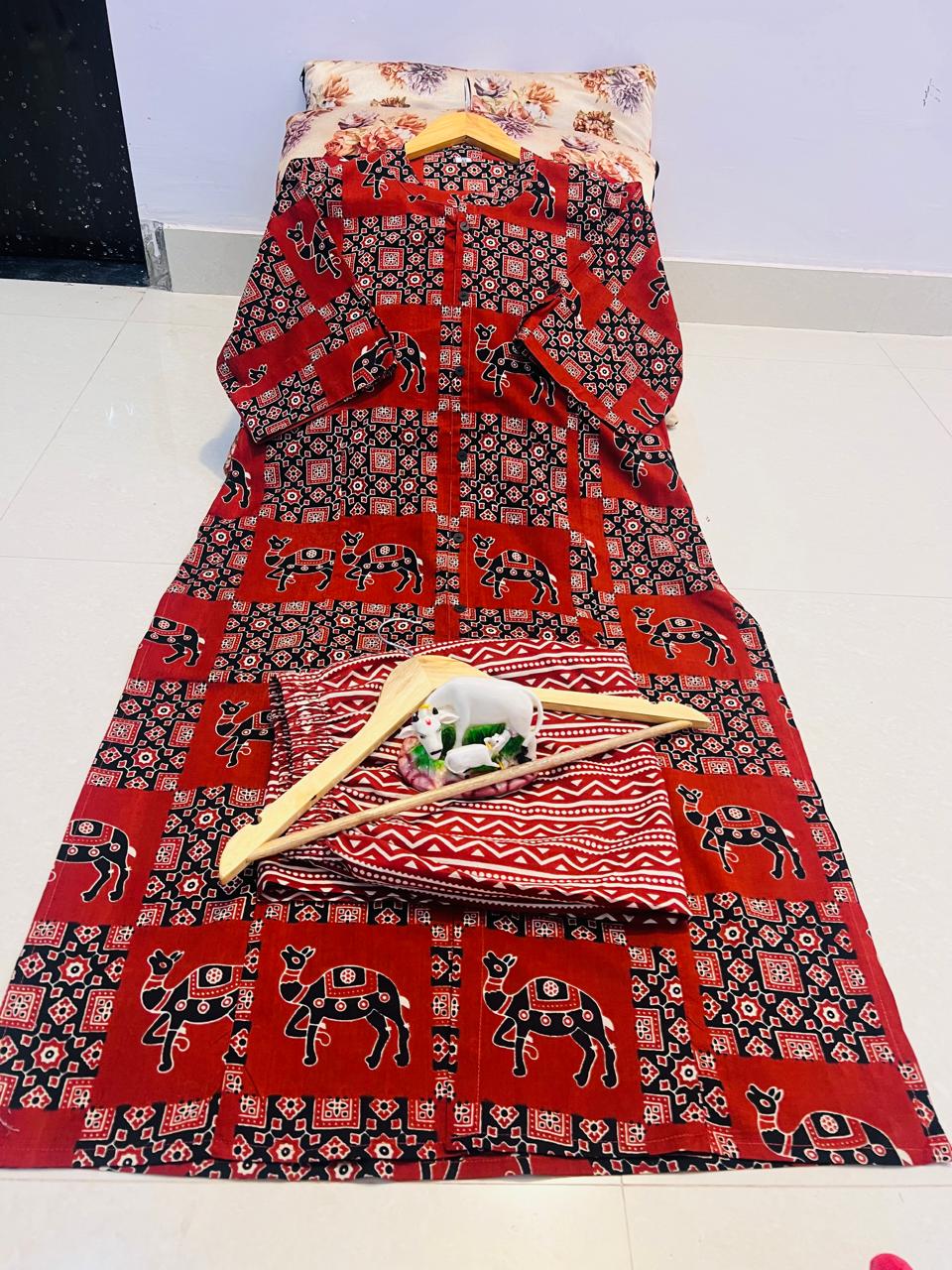 Pure Cotton New Printed Camel Red Cot Set